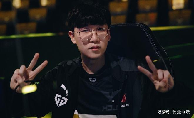 持战术发挥 持战术发挥